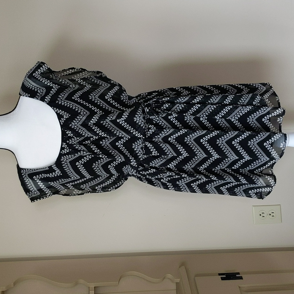 Vtg. Lily Rose Pleated Zig Zag Lined Dress L Black White